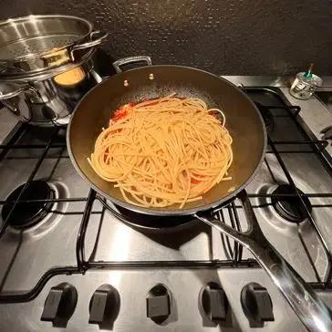 Passaggio 10 della ricetta Spaghetti con Gamberoni