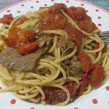 Ricetta Spaghetti con straccetti di manzo di ricettegustose.it