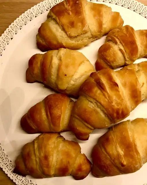 Ricetta Croissant 🥐 sfogliati come al bar! - ricetta semplice di valentina63