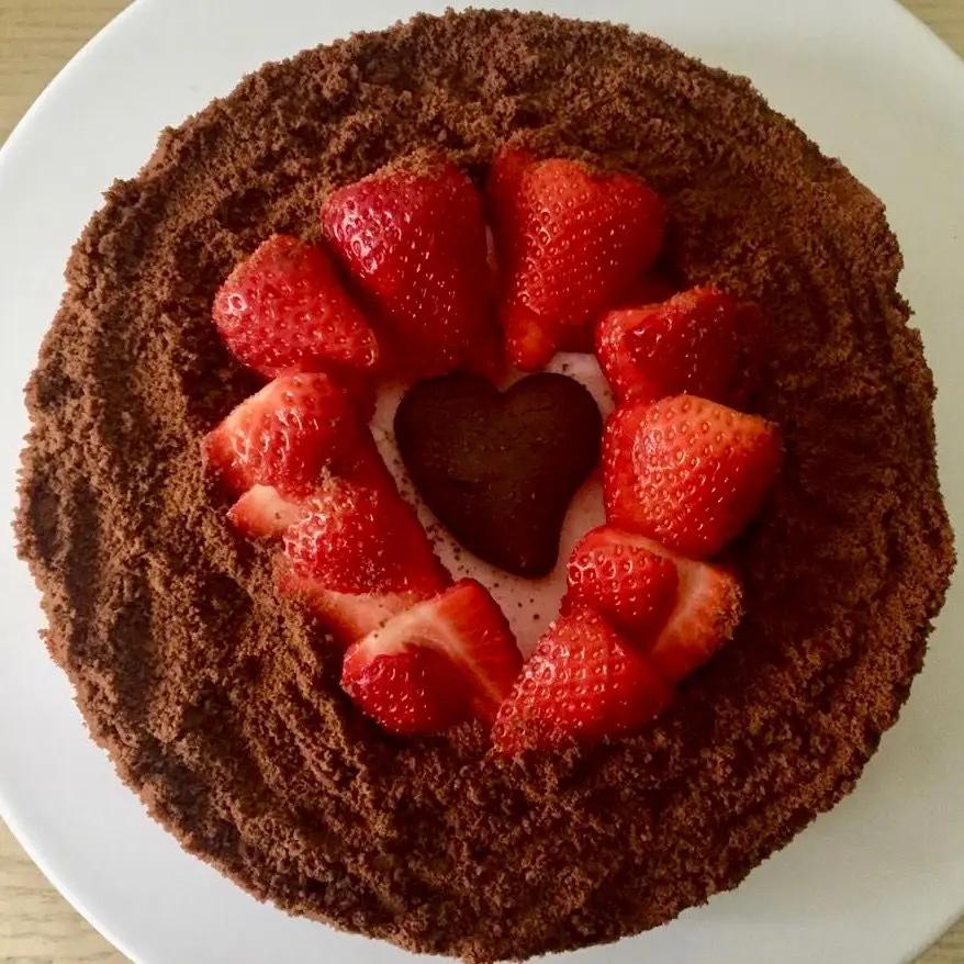 Ricetta Cheesecake fragole 🍓 e cioccolato 🍫 senza cottura di valentina63