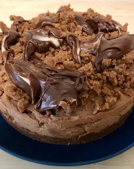 Ricetta Cheesecake con mousse al cioccolato al latte 🍫 e nocciole di valentina63