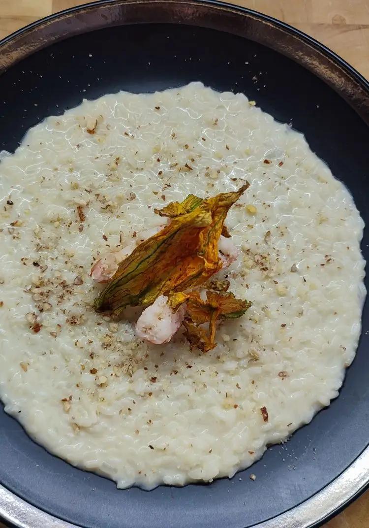 Ricetta Risotto al gorgonzola con gamberi,fiori di zucca secchi e Granella di nocciole di alessiostark91