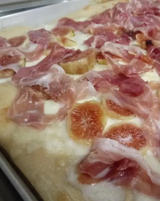 Ricetta Pizza e ficchi con prosciutto di Parma di federica.gazzola-828