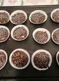 Immagine del passaggio 6 della ricetta Muffin al cioccolato con albumi
