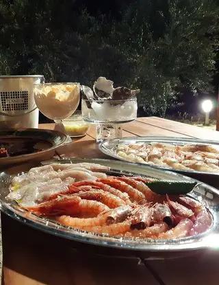 Ricetta Crudite' di pesce con limone caviale di Sicilia, polipo bollito e gamberetti in salsa rosa di domenico.sant