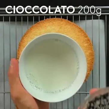 Immagine del passaggio 5 della ricetta Torta doppia con cocco e cioccolato