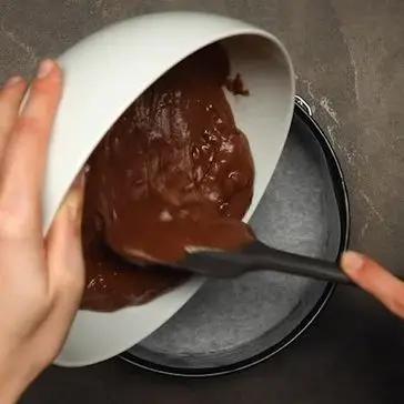 Immagine del passaggio 3 della ricetta Torta all’acqua cacao e cioccolato