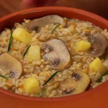 Immagine del passaggio 6 della ricetta Zuppa di 3 Cereali Integrali ai funghi e patate con speck croccante e noci