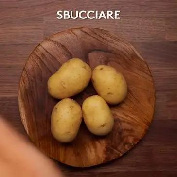 Immagine del passaggio 1 della ricetta Frittelle di patate e pancetta