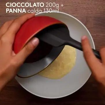 Immagine del passaggio 3 della ricetta Crostata cremosa al cioccolato