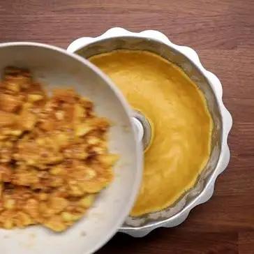 Immagine del passaggio 3 della ricetta Ciambella di frolla con fichi, miele e noci