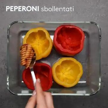 Immagine del passaggio 4 della ricetta Peperoni ripieni di pasta alla puttanesca