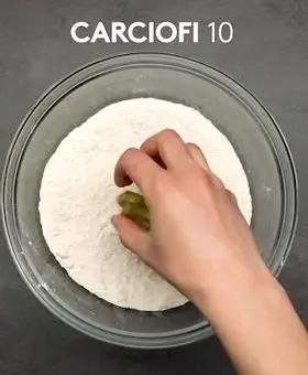 Immagine del passaggio 1 della ricetta Parmigiana bianca di carciofi e speck