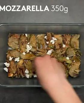 Immagine del passaggio 2 della ricetta Parmigiana bianca di carciofi e speck