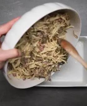 Immagine del passaggio 4 della ricetta Trofie al forno con carciofi, pancetta e gorgonzola