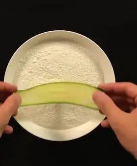 Immagine del passaggio 2 della ricetta Parmigiana bianca di zucchine