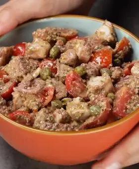 Immagine del passaggio 3 della ricetta Insalata di polpo e pomodorini con salsa di capperi, olive e pinoli