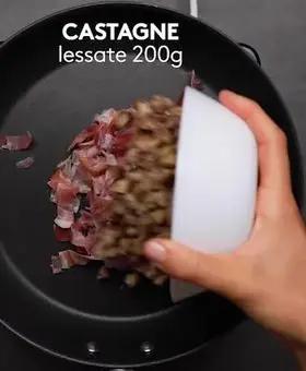 Immagine del passaggio 1 della ricetta Crespelle autunnali con castagne, speck e taleggio