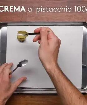 Immagine del passaggio 1 della ricetta Tortino al cioccolato con cuore al pistacchio