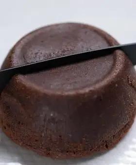 Immagine del passaggio 6 della ricetta Tortino al cioccolato con cuore al pistacchio