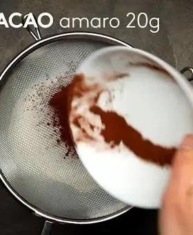 Immagine del passaggio 1 della ricetta Castagnole al cacao e cioccolato