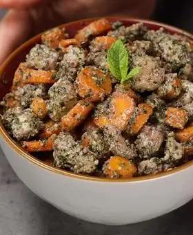 Immagine del passaggio 3 della ricetta Insalata di polpo e carote croccanti al pesto di menta e noci