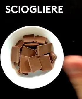 Immagine del passaggio 4 della ricetta Cioccolatini "Rocher" fatti in casa