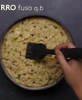 Immagine del passaggio 4 della ricetta Sbriciolata di patate ripiena di salsiccia, broccoli e mozzarella