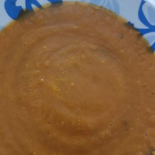 Immagine dello step: Tagliare la zucca a dadini e patate ed aggiungere il misto di carote,sedano e cipolla.