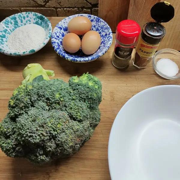 Immagine dello step: Lavare le cimette del broccolo.